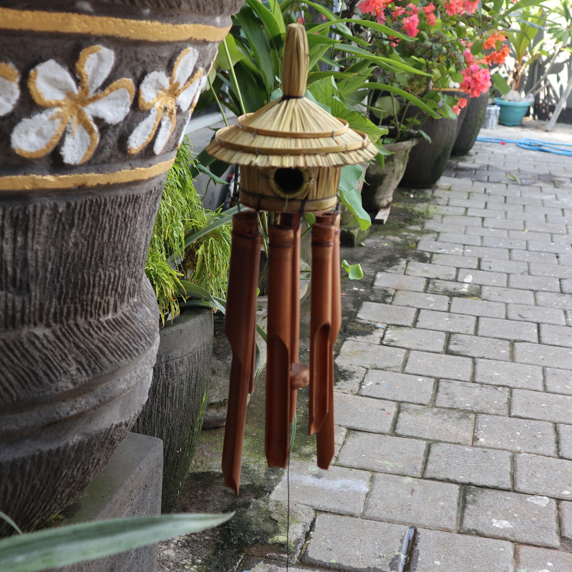 Round Seagrass Bird Box with Chimes image 2
